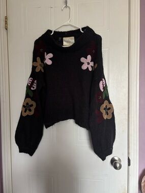 Black Floral Crewneck Sweater with Embroidered Blooms